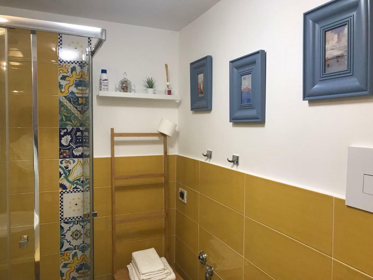 La Casa Di Hoby Appartement Napels Buitenkant foto